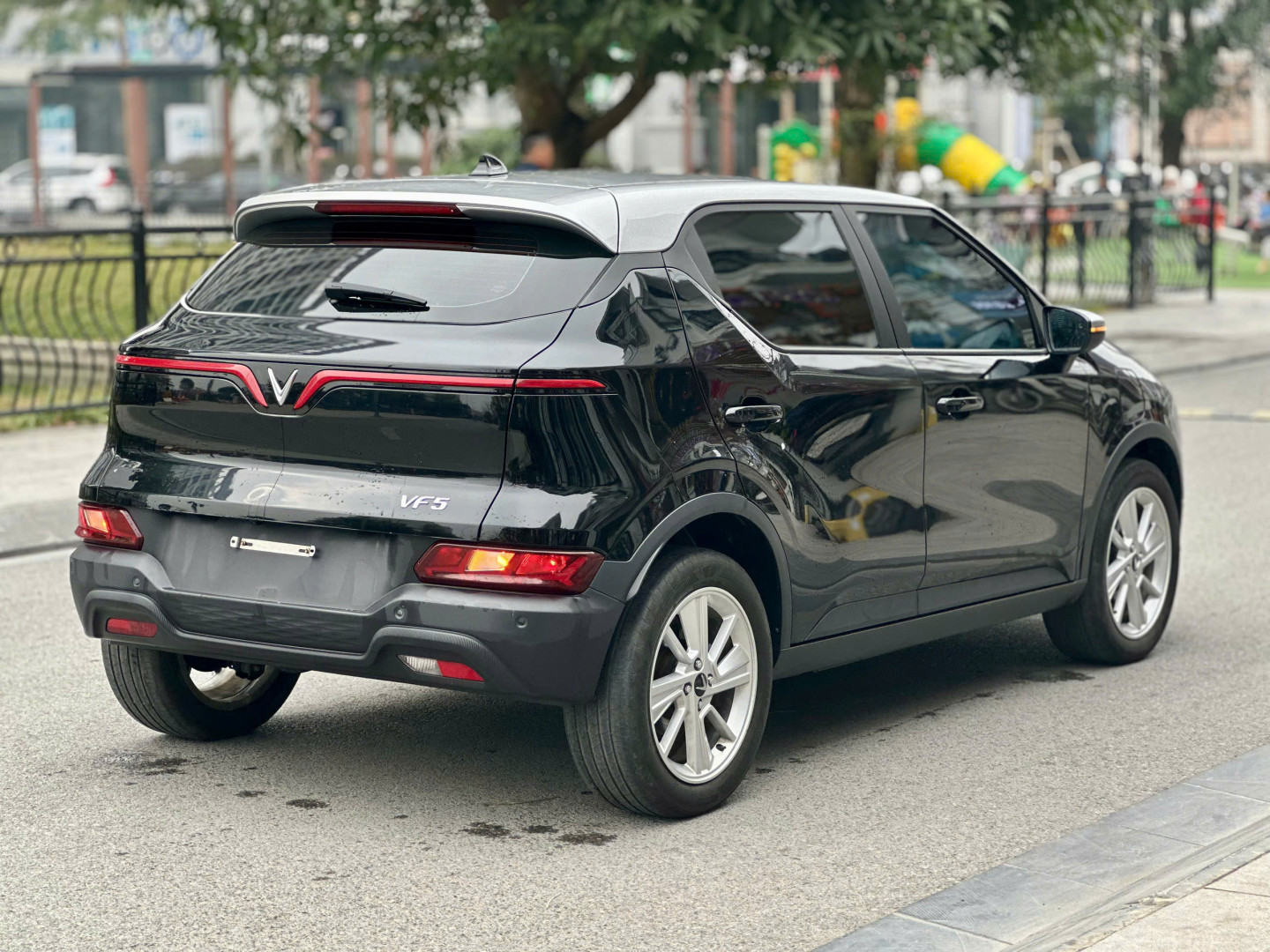 VF5 Màu đen - Ảnh 6